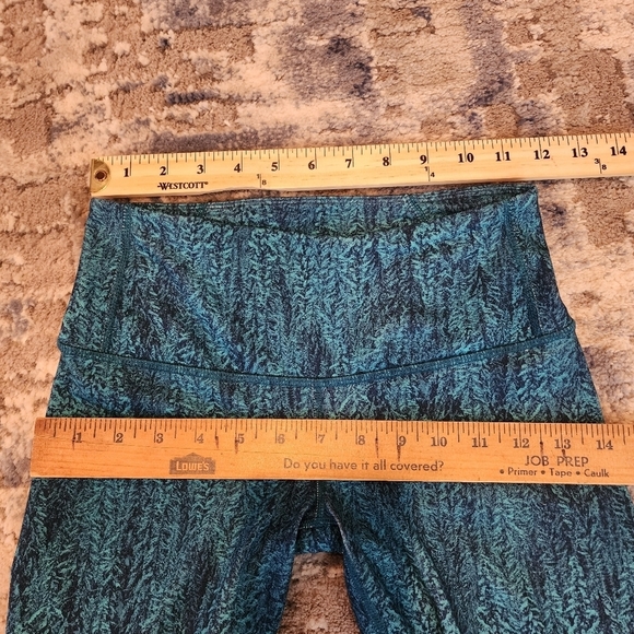 Patagonia cropped teal forest leggings. - Picture 15 of 16